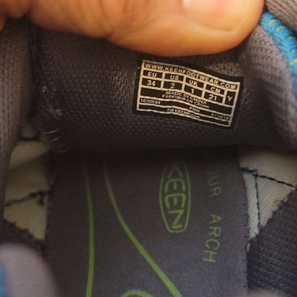 - Girls Keen waterproof shoes size 2 - Picture 5 of 6